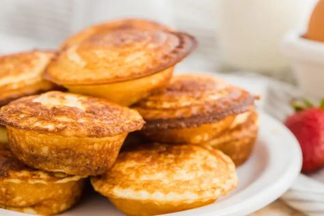 Keto Pancakes Pies Recipe - Ketofocus Keto Focus, Breakfast Pie, Pie Maker, Breakfast Keto, Sugar Free Maple Syrup, Pies Maker, Keto Pancakes, Sausage Patty, Low Life