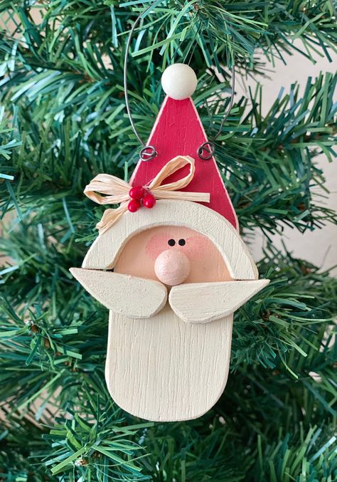 Wooden Santa Ornament, Santa Ornament - Etsy Norway Santa Wood Crafts, Pallet Santa, Santa Claus Crafts, Painted Santa, Santa Crafts, Santa Head, Wooden Santa, Christmas Crafting, Christmas Wood Crafts