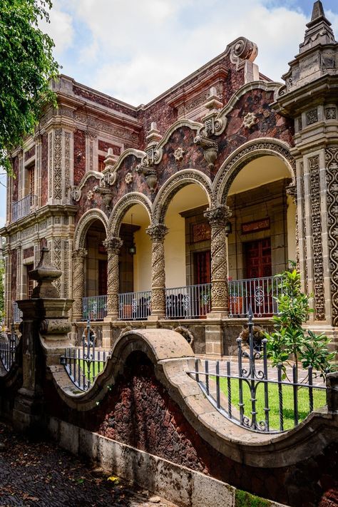 Mexican Architecture Traditional, Latin American Architecture, Mexico People, Mexican Hacienda, Mayan Riviera, Spanish Architecture, Spanish Style Homes, American Architecture, Interesting Buildings