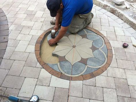 Patio Pavers Design Circle, Paver Patterns, Circular Patio, Flooring Pattern, Floor Medallion, How To Install Pavers, Paver Designs, Patio Pavers Design, Paver Walkway