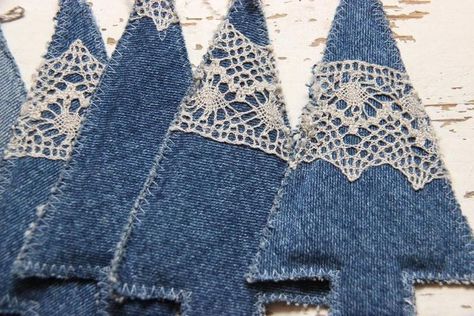 Denim Christmas Tree, Denim Christmas, Denim Crafts Diy, Christmas Sewing Projects, Decor Christmas Tree, Blue Jeans Crafts, Denim Quilt, Jean Crafts, Denim Crafts