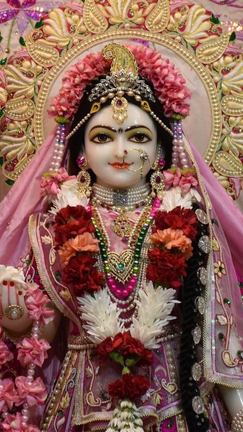 Krishna Radhe, Krishna Avatar, Shree Krishna Wallpapers, Shree Radhe, Shri Ram Photo, Krishna Statue, Little Krishna, Lord Krishna Hd Wallpaper, Ram Photos