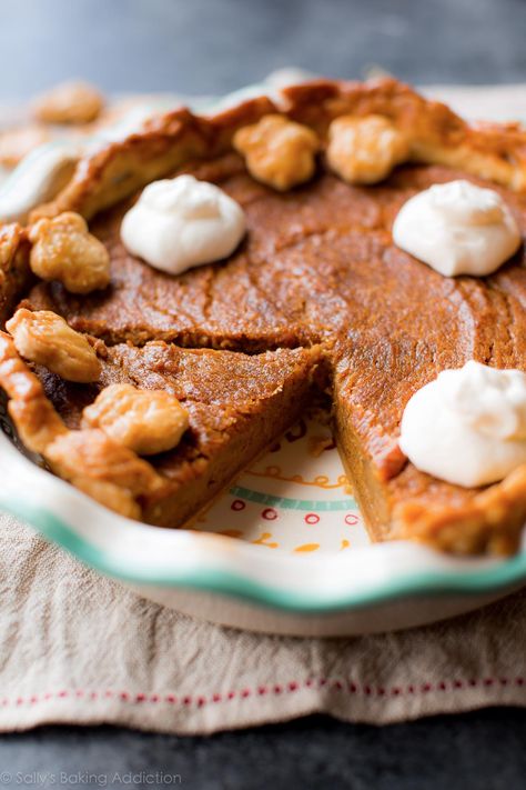 Elevate your sweet potato pie recipe with brown sugar. This is the most flavorful, softest, creamiest, and delicious sweet potato pie I've ever had. Bake in my flaky pie crust. Thanksgiving dessert recipe on sallysbakingaddiction.com Brown Sugar Sweet Potatoes, Homemade Sweet Potato Pie, Easy Sweet Potato Recipes, Gluten Free Pumpkin Recipes, Homemade Pie Recipes, Sweet Potato Dessert, Thanksgiving Pie Recipes, Freeze Sweet Potatoes, Sallys Baking