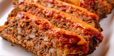 Cheeseburger Meatloaf by Ree Drummond Pioneer Woman’s Meatloaf, Pioneer Woman Cheeseburger Meatloaf, Cheese Burger Meatloaf, Deconstructed Cheeseburger, Cheeseburger Meatloaf Recipes, Bacon Cheeseburger Meatloaf, Cheeseburger Meatloaf, Tartiflette Recipe, Turkey Meatloaf Recipes