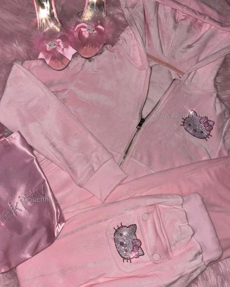 @madeleiine.e in our be my simp black kitty set crop jacket 💕 still in stock Sign up for restock notifications for sold out products so that we can premade for those who signed up! 💝 Hello Kitty Tracksuit, Rhinestone Tracksuit, Ouchhh Store, Hello Kitty Outfits, Hello Kitty Rhinestone, Sanrio Outfits, Juicy Tracksuit, Kitty Aesthetic, Hello Kitty Y2k