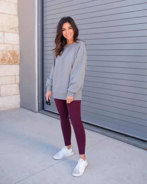 Burgundy Leggings Outfit, Hey Nasreen, Burgundy Pants Outfit, Oversized Sweatshirt Outfit, Comfy Chic Outfits, Outfits Leggins, Walmart Outfits, Leggings Outfit Casual, Burgundy Leggings