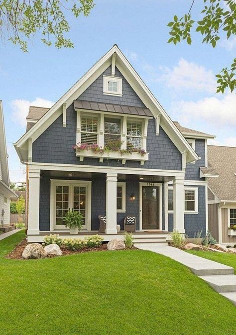 30+ Farmhouse Exterior Ideas For Your Modern Farmhouse Blue Home Exterior, Farmhouse Exterior Colors, Blue Siding, Gray Exterior, Best Exterior Paint, Farmhouse Exterior Design, House Paint Color Combination, Exterior House Color, Bungalow Homes