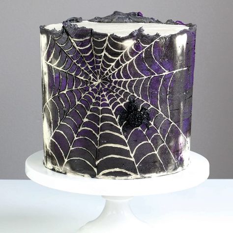 Spiderweb Cake, Spider Web Cake, Halloween Cake Recipes, Fun Halloween Desserts, Flower Pot Cake, Pot Cakes, Cake Blog, Fall Cakes, Cake Gallery