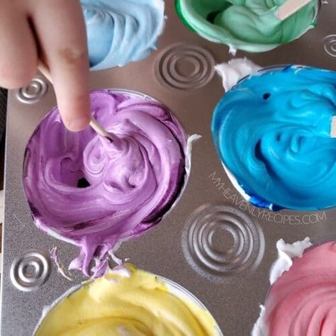 How to Make Edible Fingerpaints Edible Fingerpaint Baby, How To Make Edible Paint, Edible Paint For Toddlers, Edible Art Projects For Kids, Fingerpaint Recipe, Edible Paint For Babies, School Experiments, Craft Calendar, Daycare Projects