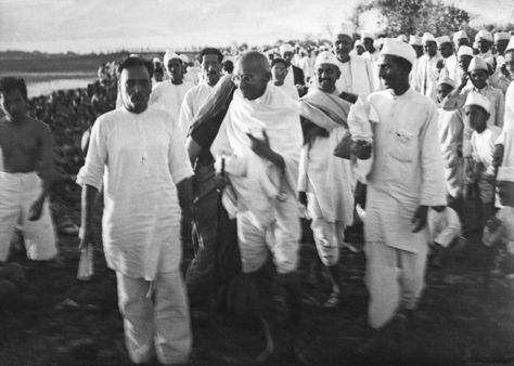 Early in the 20th century, M.K. Gandhi began to experiment with a novel form of political action, which he termed satyagraha. Gandhi first used satyagraha to protect the rights of Indian migrants in colonial South Africa in a series of campaigns over the course of a 20-year struggle. After World War I, Gandhi, now living in India and part of the movement for Indian independence, proposed satyagraha on a truly mass scale: a nationwide campaign of “non-cooperation” with British authorities. He... Non Cooperation Movement India, Satyagraha Movement, Non Cooperation Movement, Dandi March, Swadeshi Movement, Black Man Names, Gandhi Ji, Working Model, Indian Independence