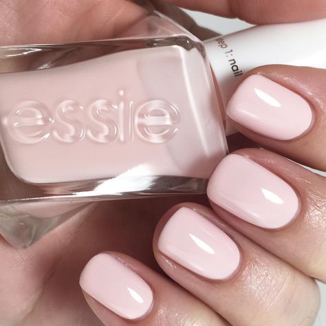 Essie •Radiant Cut• from the Holiday 2017 Collection ~ Gel Couture Line  For those wondering how Radiant Cut compares to Matter of Fiction… Essie Matter Of Fiction, Prom Nails French, Nail Art Designs For Beginners, Prom Nails Red, Prom Nails Silver, Nail 2023, Easy Nail Art Designs, Pink Manicure, Gel Couture