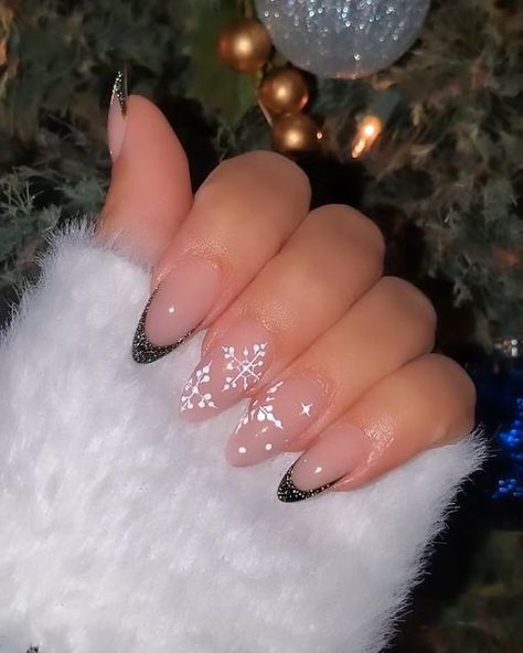 Girls Christmas Nails, New Year Nails, Snow Art, New Year's Nails, Best Acrylic Nails, Christmas Girl, Christmas Nails, Acrylic Nails, Nail Designs