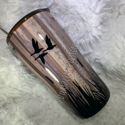 Country Boyfriend Gifts, Duck Hunting Gifts, Hunting Tumbler, Yeti Cup Designs, Tumbler Cups Personalized, Silhouette Cameo Crafts, Glitter Yeti, Hunting Design, Duck Hunter