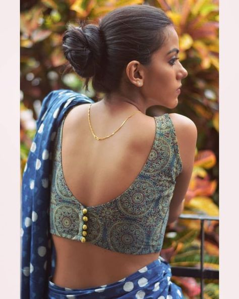 Handloom Blouse Designs, Sleeveless Blouse Designs, Sleeveless Blouse Saree, Saree Blouse Styles, Cotton Saree Blouse Designs, Cotton Blouse Design, Cotton Saree Blouse, Backless Blouse Designs, Fashionable Saree Blouse Designs