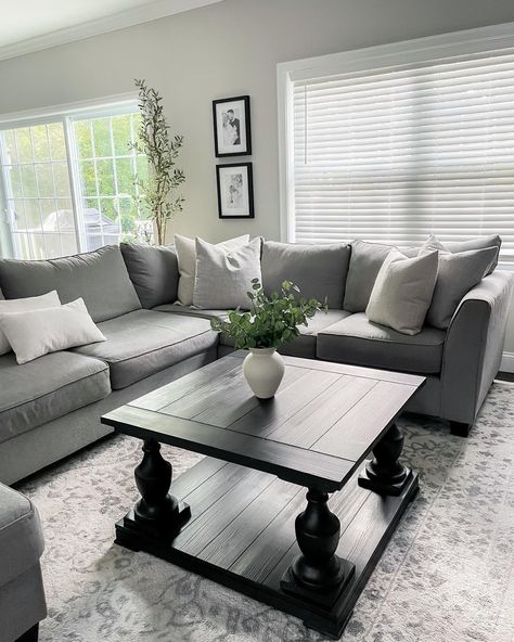 Farmhouse Decor Grey Couch, Gray Couch Black Coffee Table, Living Room With Gray Couch Decor, Dark Grey Couch Living Room Ideas Cozy, Grey Couch Black Coffee Table Living Room, Area Rug Grey Couch, Gray Modern Farmhouse Living Room, Grey L Couch Living Room, Cozy Gray Living Room Ideas