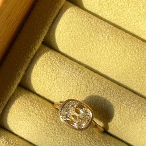 JENNA KATZ on Instagram: "Does not get chicer than an antique cushion in 18k gold 😏 a favorite custom bridal  #engagementring #finejewelry #cushioncutdiamond #futureheirlooms" Jenna Katz Ring, Abstract Bezel Engagement Ring, Jenna Katz, Non Diamond Engagement Rings, Antique Cushion, Yellow Engagement Rings, Future Engagement Rings, Pear Engagement Ring, Cushion Cut Diamonds