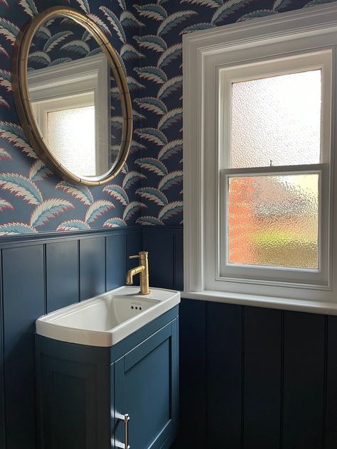 Cloakroom Toilet Ideas Wallpapers, Panelling And Wallpaper, Cloakroom Wallpaper, Small Toilet Decor, Wallpaper Toilet, Understairs Toilet, Round Brass Mirror, Small Downstairs Toilet, Little Bathroom