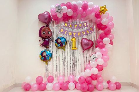 Surprise your little girl with this beautiful and elegant birthday decoration and make their Birthday little special and amazing to them with this girlish surprise. Best Balloon Decoration at home with very reasonable price in your door, book your slot now with us. Masha Bear, Balloon Decoration At Home, Decoration For Birthday Party, Balloon Prices, Birthday Party At Home, Baby Wall Decor, Paper Bunting, Birthday Decorations Kids, Hello Kitty Themes