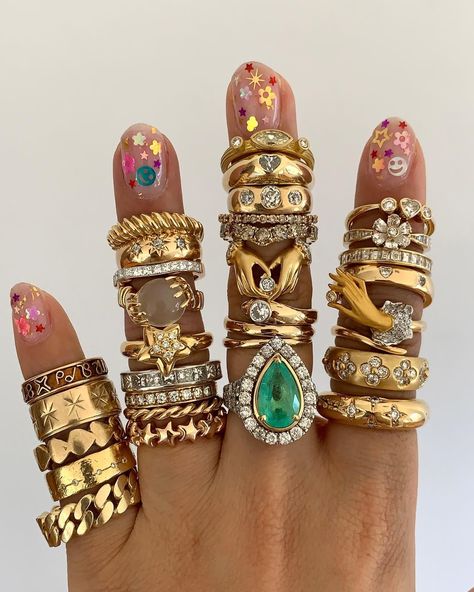 Direct • Instagram Rings Arrangement, Background Jewelry, Ring Stacking Ideas, Outfit Ideas January, Maximalist Jewelry, Shein Clothing Outfit, Shein Clothing, Weird Jewelry, Gold Girl