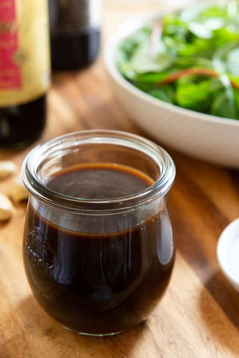 Balsamic Vinaigrette - Easy and goes with so many salads! #balsamic #balsamicvinaigrette #dressing #easy #recipe Tomatoes And Feta Cheese, Vegan Sauce Recipes, Easy Salad Dressing Recipes, Tomatoes And Feta, Balsamic Vinaigrette Recipe, Garlic Dressing, Angler Kayak, Salad Dressing Recipes Healthy, Zesty Sauce