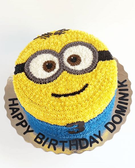 Minions Cake Design Images (Minions Birthday Cake Ideas) Diy Minion Cake, Minion Cakes Birthday Boys, Cake Designs Birthday For Boys, Cartoon Cake For Boys, Bday Cake For Boys Kids, Cake Designs For Kids Boys, Boy Birthday Cake Design, Easy Minion Cake, Cake Designs Birthday Kids Boy