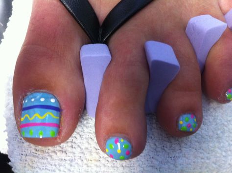 Elegant Pedicure, Toenail Art Designs, Spring Pedicure, Easter Nail Art Designs, Nails Pedicure, Pedicure Designs Toenails, French Pedicure, Pedicure Colors, Natural Nail Art