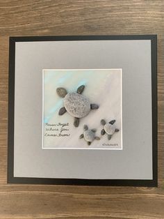 Brenda Scott, Rock Turtle, Pebble Ideas, Cheap Diy Wall Art, Beach Rock Art, Rock Pictures, Stone Pictures Pebble Art, Sea Glass Art Projects, Turtle Crafts