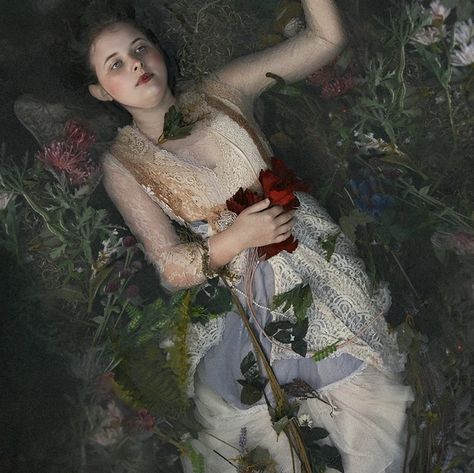 Swamp Photoshoot, Ophelia Photoshoot, Ophelia Tattoo, Ophelia Aesthetic, Creative Photoshoots, Ethereal Photography, Underwater Portrait, Medieval Music, Lake Photoshoot