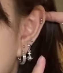 Nana Ear Piercings, Nana Piercing, Ear Piercing Layout, Piercing Layout, Stacking Earrings, Piercings Ear, Lovers Rock, Face Piercings, Cool Piercings