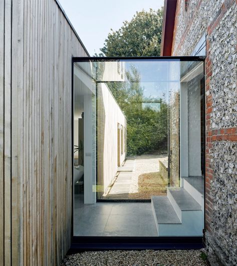 Architecture Windows, Farnsworth House, Modern Residential Architecture, Glass Extension, Plans Architecture, Modern Extension, Timber Cladding, Barn Conversion, Hus Inspiration