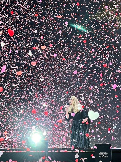 Adele Concert Aesthetic, Adele Munich 2024, Adele Confetti, Adele In Munich, Adele Wallpaper Aesthetic, Adele Aesthetic, Adele Show, Adele Tour, Singer Fanart