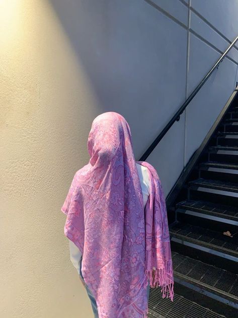 Pink Pashmina Hijab, Pink Pashmina Outfit, Christian Veiling, Hijabi Streetwear, Fetch Rewards, Eid Outfit Ideas, Pashmina Hijab, Pink Hijab, Eid Dress