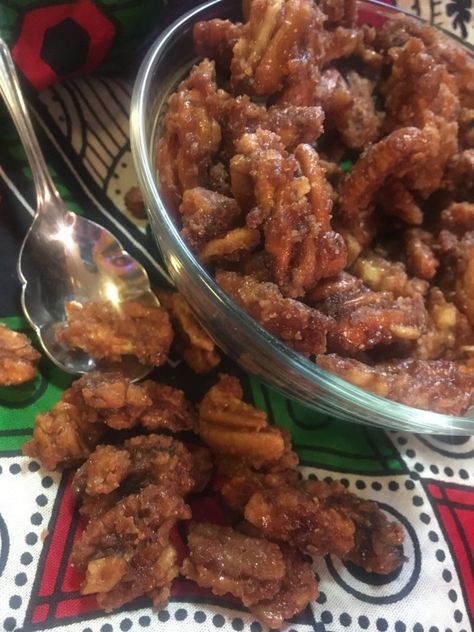 Praline Pecans Recipe, Praline Pecans, Candied Pecans Recipe, Praline Recipe, Pecan Pralines, Candy Recipes Homemade, Nut Recipes, Candy Thermometer, Pecan Recipes