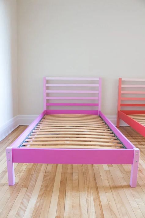 Utaker Ikea, Ikea Hack Lit, Ikea Utåker, Bed Frame Hack, Tarva Bed, Ikea Kids Bed, Ikea Bed Frames, Ikea Bed Hack, Ikea Tarva