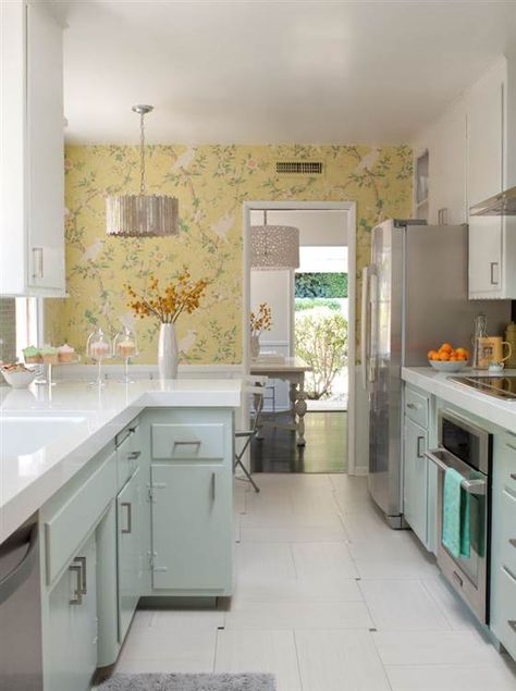 We love this affordable 1950's kitchen makeover featured by the Today Show. Blizzard quartz countertops give this gorgeous new space a clean look. 1950s Inspired Kitchen, 1950s Kitchen Remodel, California Kitchen, 50s Kitchen, 1950s Kitchen, Kabinet Dapur, Tile Countertops, Casa Vintage, Kitchen Remodel Before And After