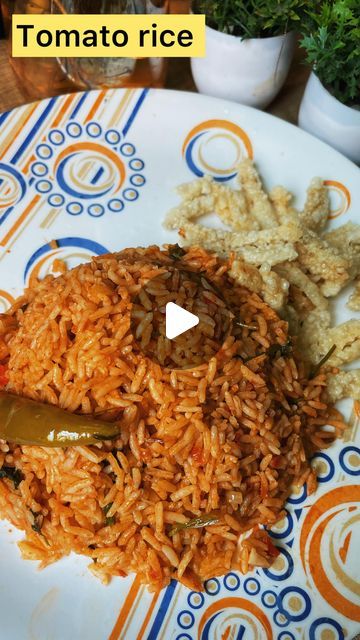 Tomato And Onion Recipes, Tomato Rice Recipe Indian, Tomato Rice Indian, Indian Rice Recipes, Tomato Rice, Food Lunch, Football Food, Green Chilli, Coriander Powder