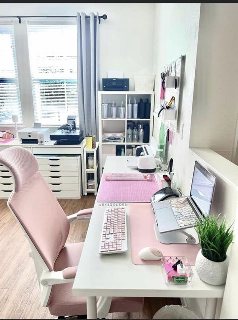 Hey Hey Hey, Cozy Home Office, Pink Office, Studio Apartment Layout, Tiny Space, Room Goals, Office Crafts, Almost Ready, Gamer Room