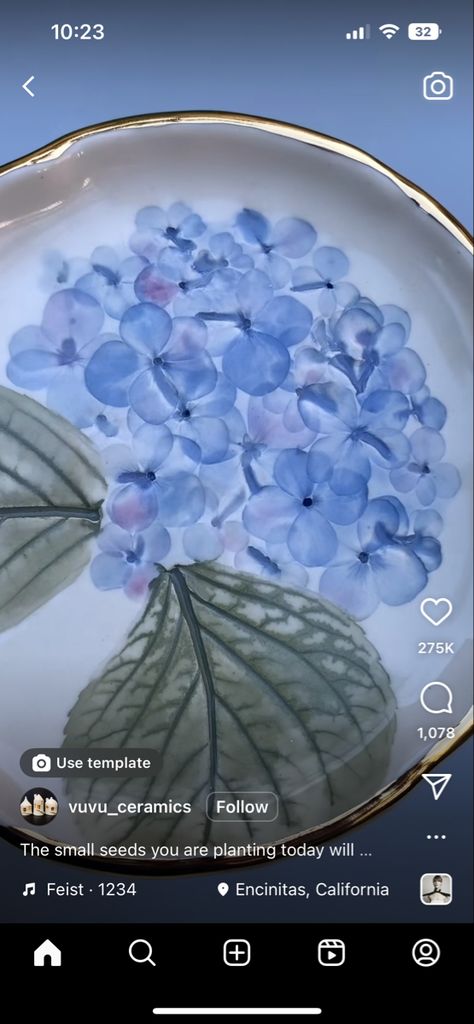 Hydrangea Pottery Painting, Hydrangea Ceramic, Pottery Inspo, Clay Plates, Clay Figures, Pottery Painting, Hydrangea, Glaze, Carving