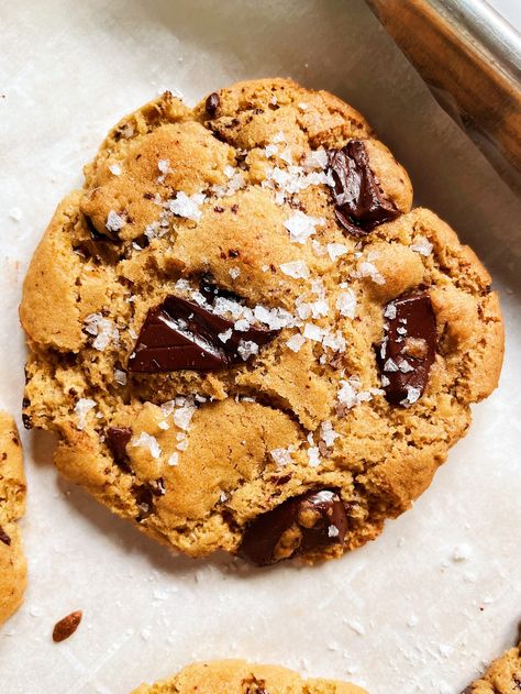 Olive Oil Chocolate Chip Cookies - Carolina Gelen Cookie Recipe With Oil, Olive Oil Chocolate Chip Cookies, Oil Chocolate Chip Cookies, Olive Oil Cookies, Gooey Chocolate Chip Cookies, Sugar Sugar, Chocolate Chip Cookie, Chocolate Recipes, Chip Cookies