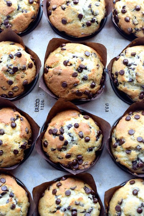 Soft Muffins, Best Chocolate Chip Muffins, Chocolate Chip Muffins Easy, Sour Cream Muffins, Choc Chip Muffins, Chocolate Chip Muffin Recipe, Best Chocolate Chip Cookie, Chocolate Chip Muffins, Chocolate Muffins