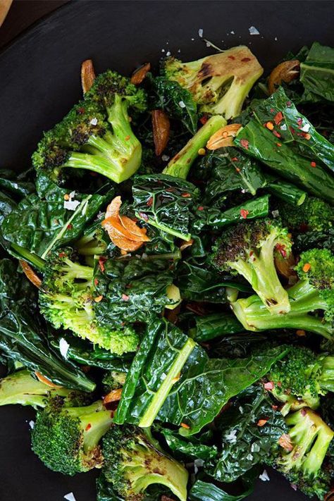 Sauteed Broccoli, Easy Vegetable Side Dish, Side Dishes For Ham, Broccoli Sauteed, Easy Vegetable Side Dishes, Vegetable Side Dish, Sauteed Kale, Easy Vegetable, Red Pepper Sauce