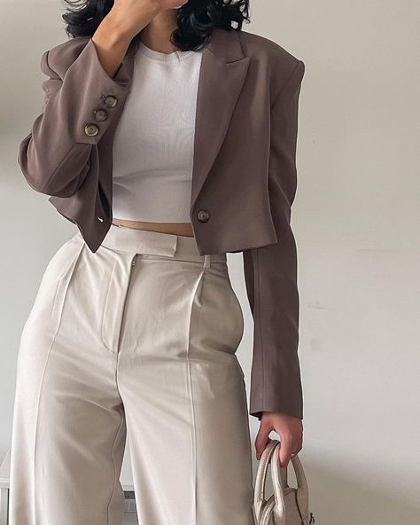 Clean Girl Outfit, Corporate Outfits, Crop Blazer, Future Outfit, Classy Work Outfits, Aesthetic Look, Casual Work Outfits, Blazer Outfits, Clean Girl