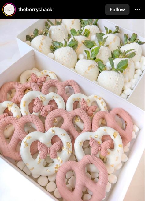 Pink And Yellow Chocolate Covered Pretzels, Cute Chocolate Covered Pretzels, Chocolate Covers Pretzels, Pink And White Treats, Pink Chocolate Covered Treats, Pretzels Chocolate Covered, Coquette Chocolate Covered Strawberries, Chocolate Covered Strawberries Bridal, Bday Dessert Ideas