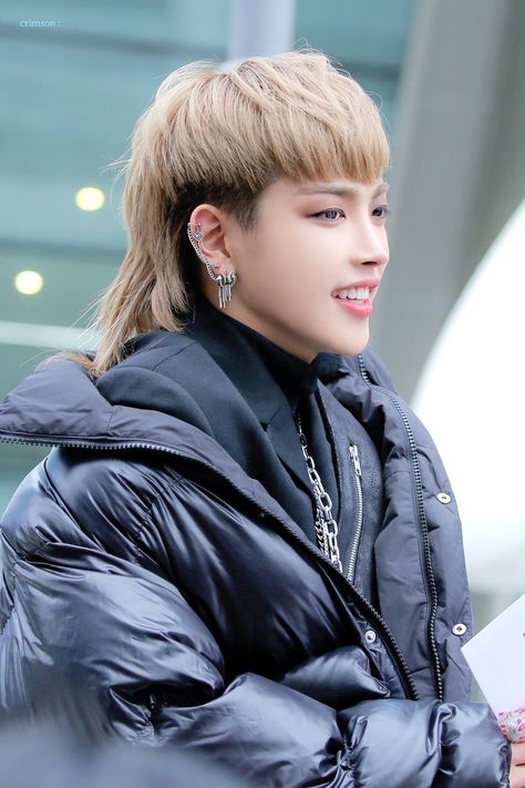 Ateez Fanmeet Hoong Joong Mullet, Ateez Hongjoong Mullet, Hoongjong Ateez, Hong Joong, Mullet Haircut, Hongjoong Ateez, Shot Hair Styles, Woo Young, Kim Hongjoong