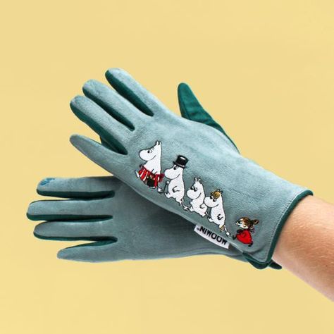 Embroidered Gloves, Family Walking, Flower Text, Moomin Characters, Lemon Boy, Flower Crew, The Moomins, Moomin Valley, Blue Q