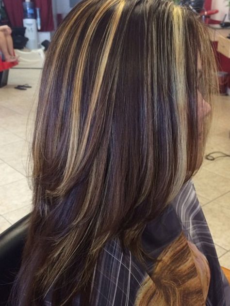 Hair Color Ideas For Long Hair, Black Hair Caramel Highlights, 2000s Chunky Highlights, Long Hair Highlights, Highlights For Dark Brown Hair, Blonde Highlights On Dark Hair, Haircuts For Long Hair With Layers, Hair Color Underneath, Brown Hair Inspo