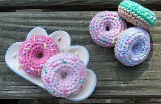 lovedotty : Pattern - Mini Donuts Amigurumi Donut, Donut Cushion, Crochet Cupcake, Crochet Succulent, Crochet Gnome, Crochet Nursery, Donut Pattern, Crochet Mermaid, Crochet Keychain Pattern