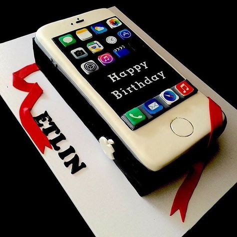 Iphone cake Boys 16th Birthday Cake, Iphone Cake, Boy 16th Birthday, Birthday Surprise Boyfriend, Cupcake Wars, 16 Birthday Cake, Candy Cakes, Boy Birthday Cake, Cakes For Boys