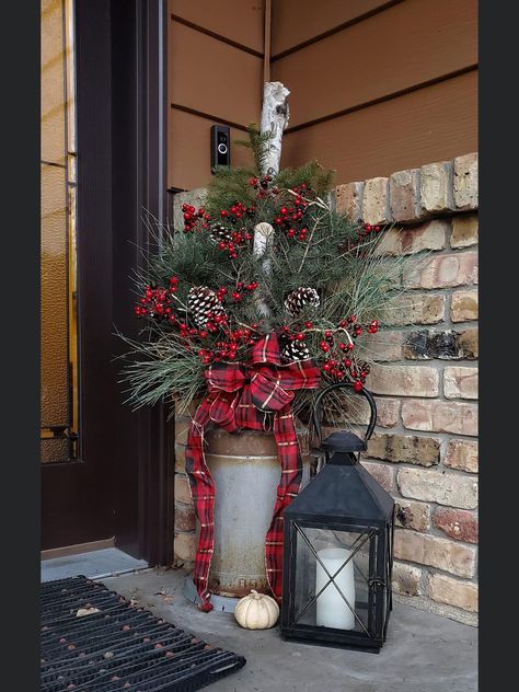 Milk Crates, Christmas Themes Decorations, Garden Decorations, Christmas Decor Diy, Christmas Themes, Front Porch, Home Decorating, Garden Decor, Porch