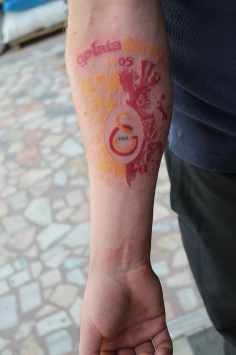 Galatasaray Tattoo, Aslan Lion, Ali Sami Yen, Lion Roar, Elements Tattoo, Ios Wallpaper, Ipad Ios, Wallpaper Android, Mini Tattoos